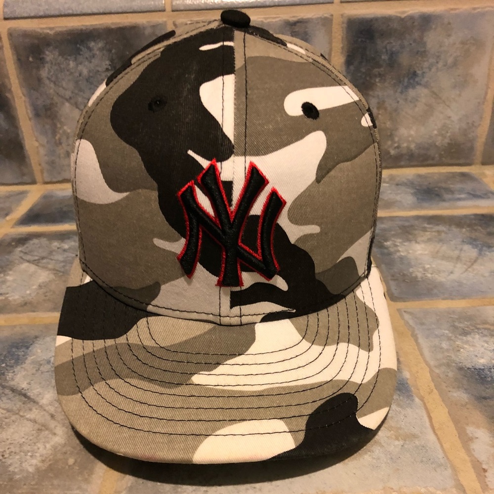 New York Yankees new era fitted size 7 camo